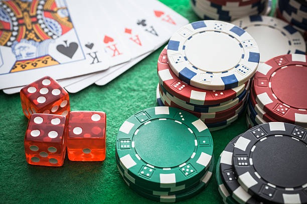 Antarmuka aplikasi a2000m menampilkan live dealer dan menu sportsbook di perangkat mobile